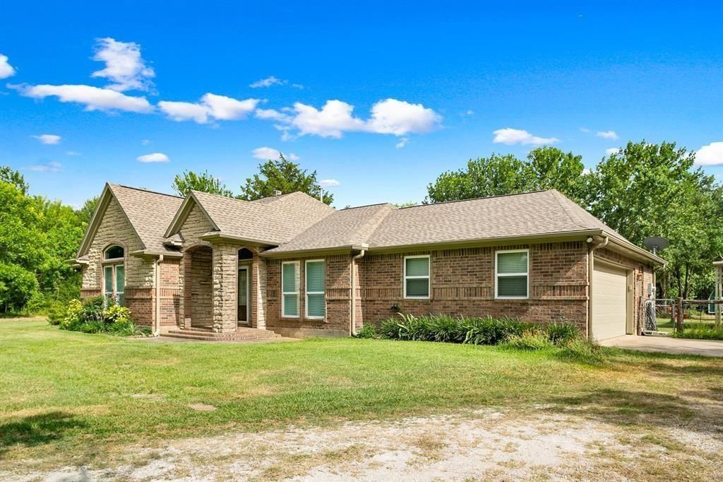 Attached, Backyard, Exterior, Facade, Brick Facade, Brick Traditional