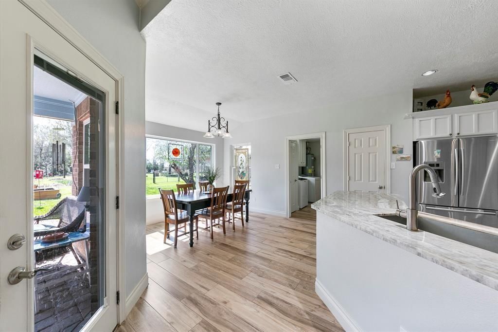Dining room, Interior, Kitchen, Pendant Lights, Recessed Lighting, Wood Texture Flooring