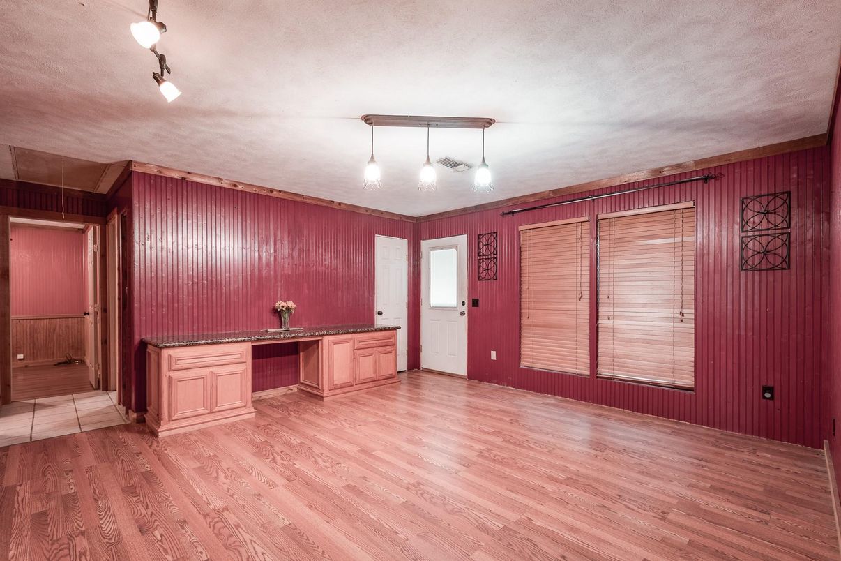 Empty room, Interior, Pendant Lights, Wood Texture Flooring, Wooden Walls