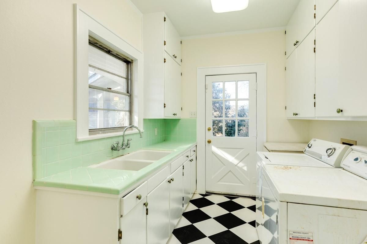 Interior, Washer