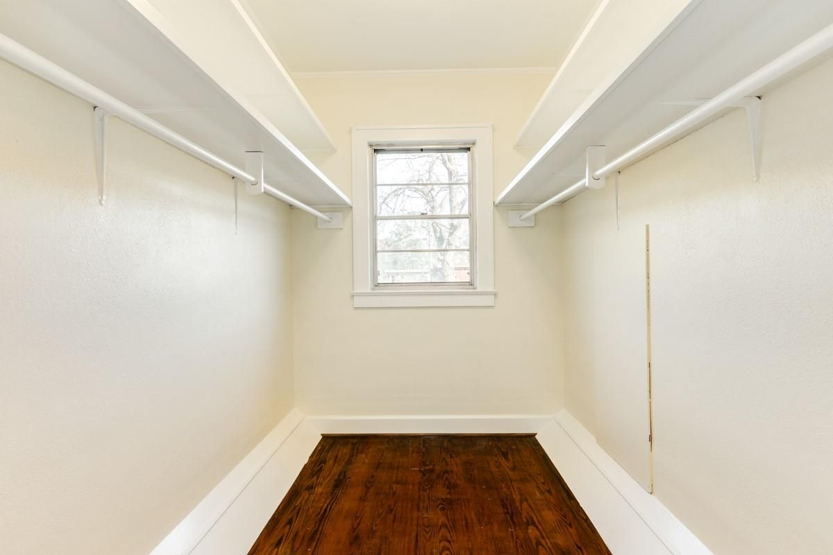 Interior, Walk-in Closets, Wood Texture Flooring