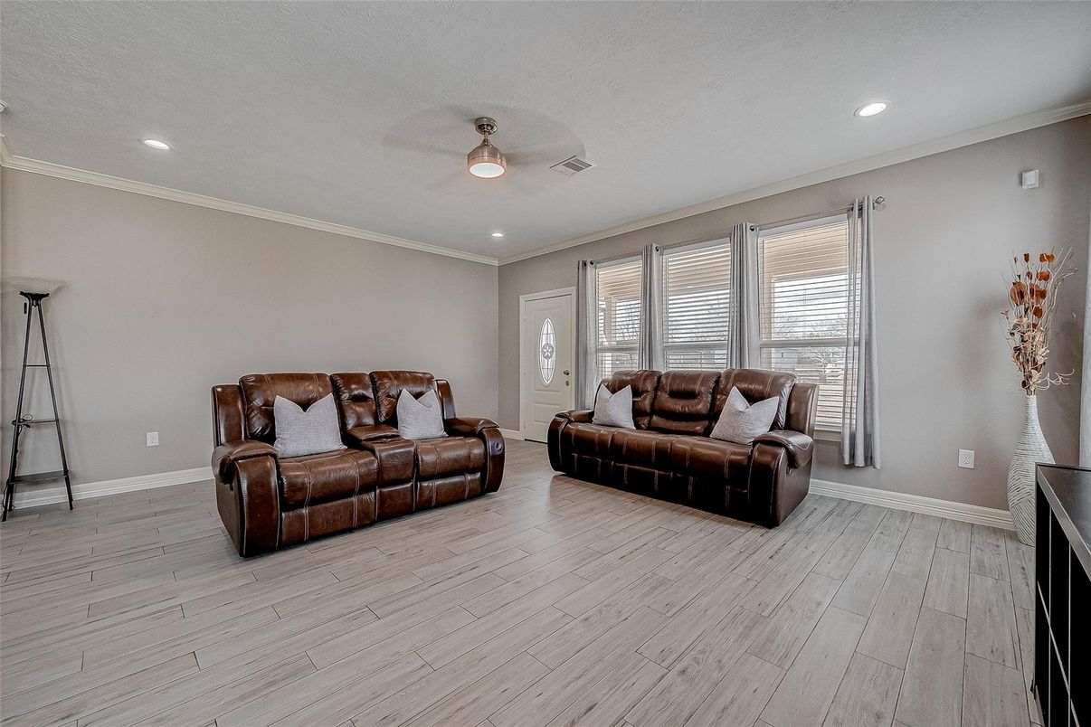 Interior, Living room, Recessed Lighting, Wood Texture Flooring