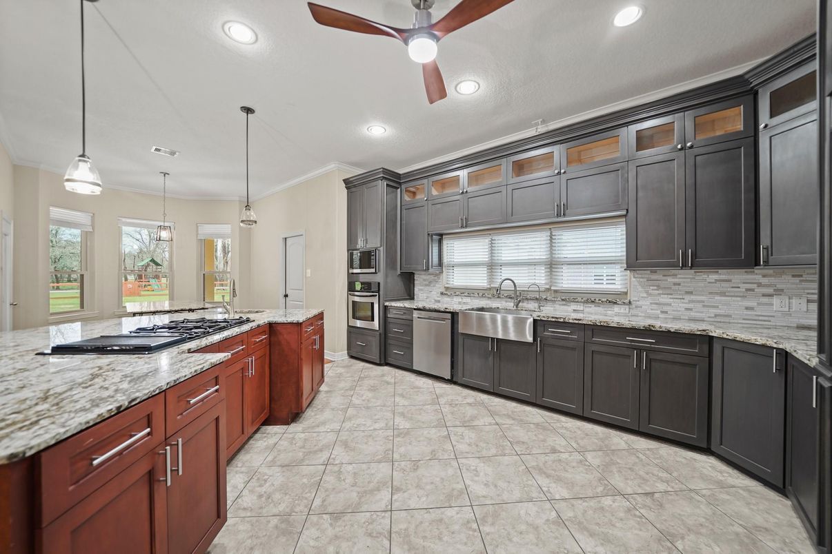 Interior, Kitchen, Pendant Lights, Recessed Lighting, Stainless Steel Appliances