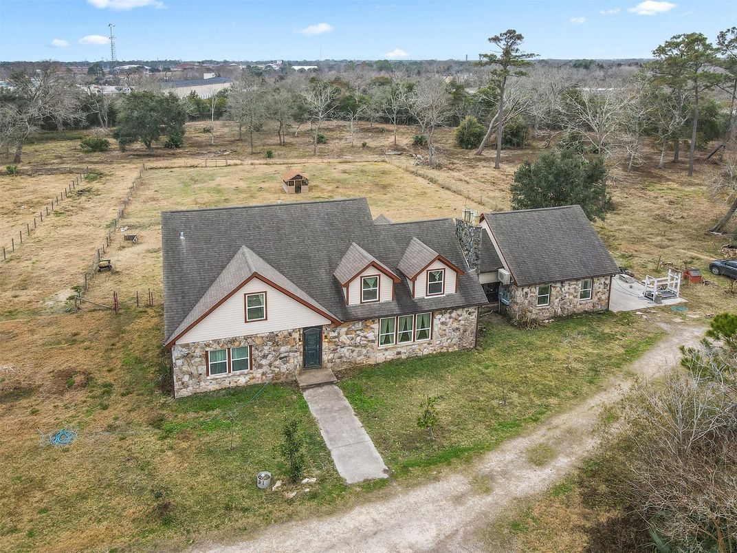 Exterior, Drone