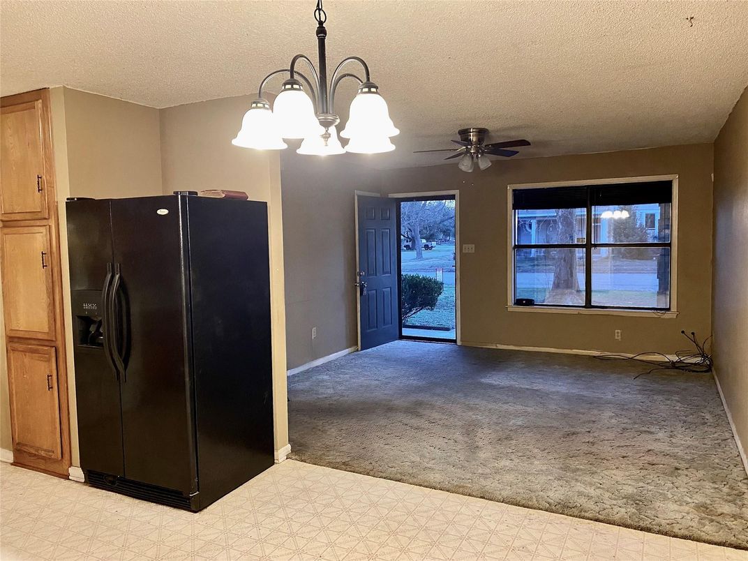 Chandelier, Empty room, Interior, Kitchen