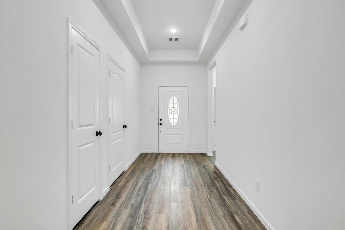 Interior, Recessed Lighting, Wood Texture Flooring
