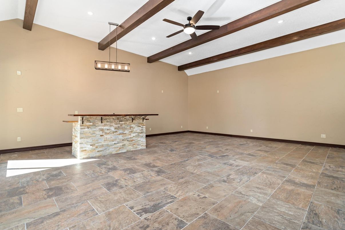 Empty room, Interior, Pendant Lights, Recessed Lighting, Wooden Beams