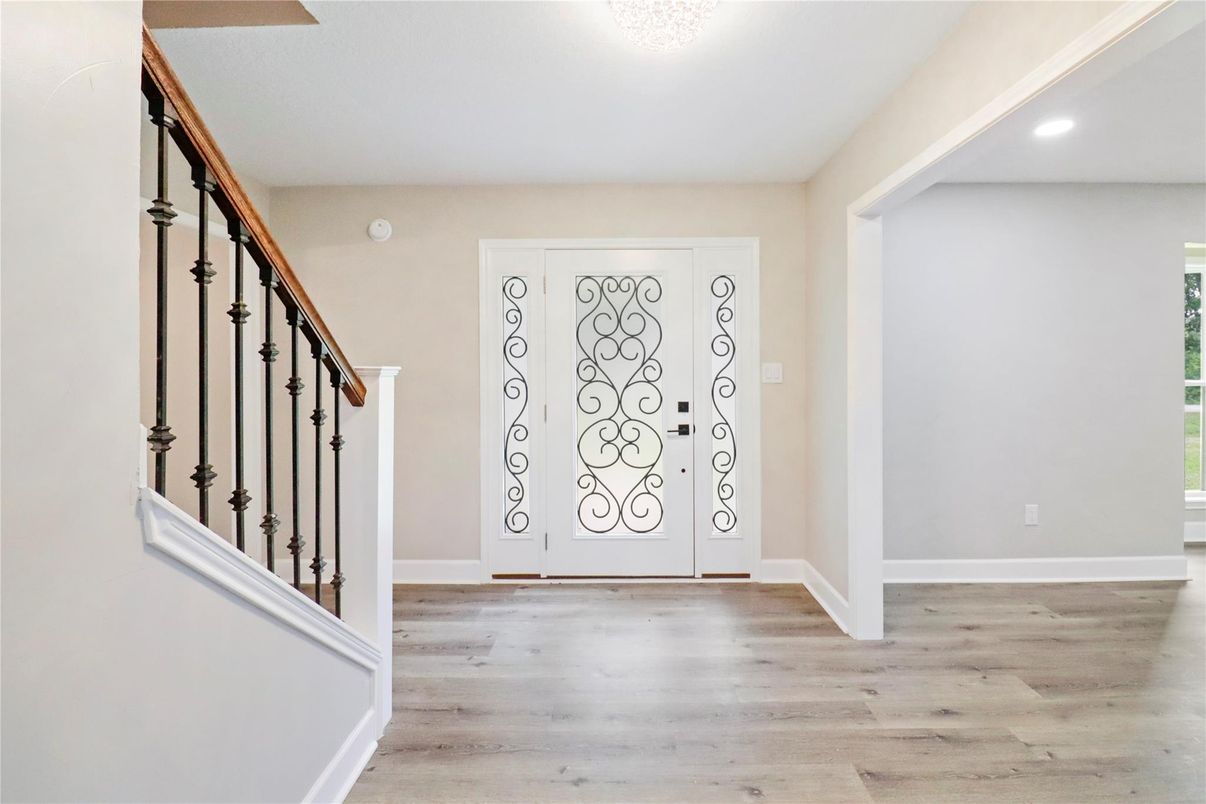 Interior, Recessed Lighting, Wood Texture Flooring