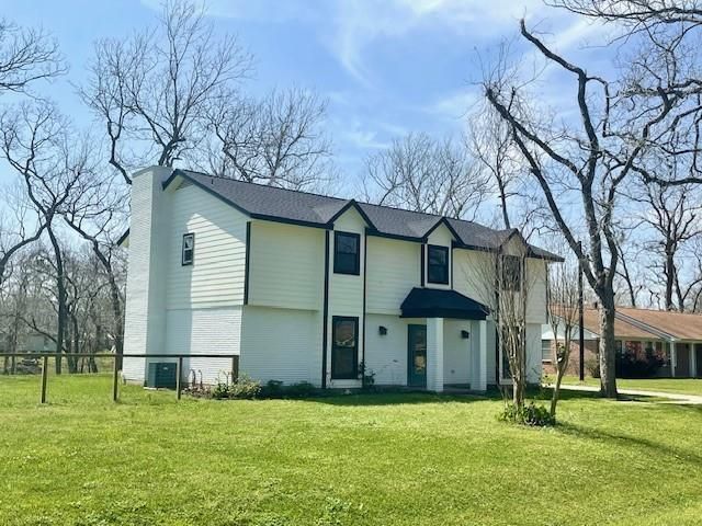 Backyard, Exterior, Facade, Farmhouse