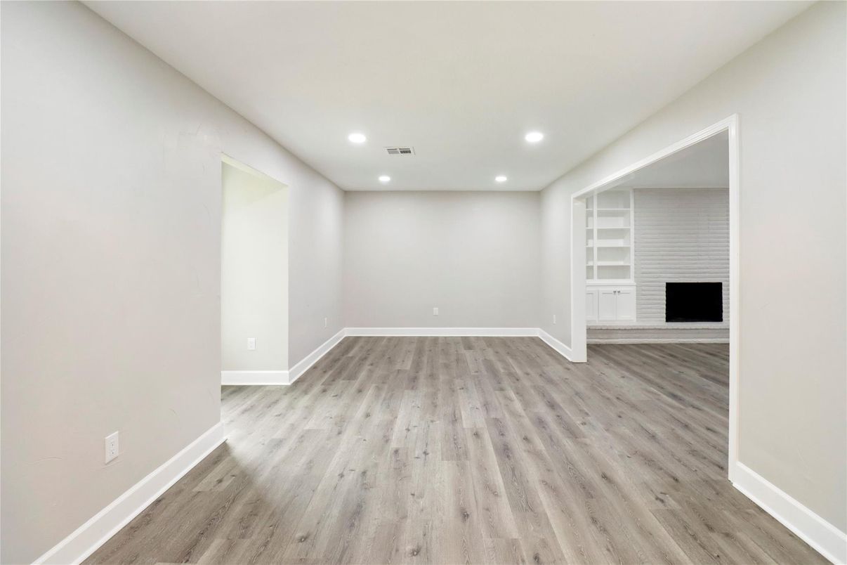 Empty room, Interior, Recessed Lighting, Wood Texture Flooring