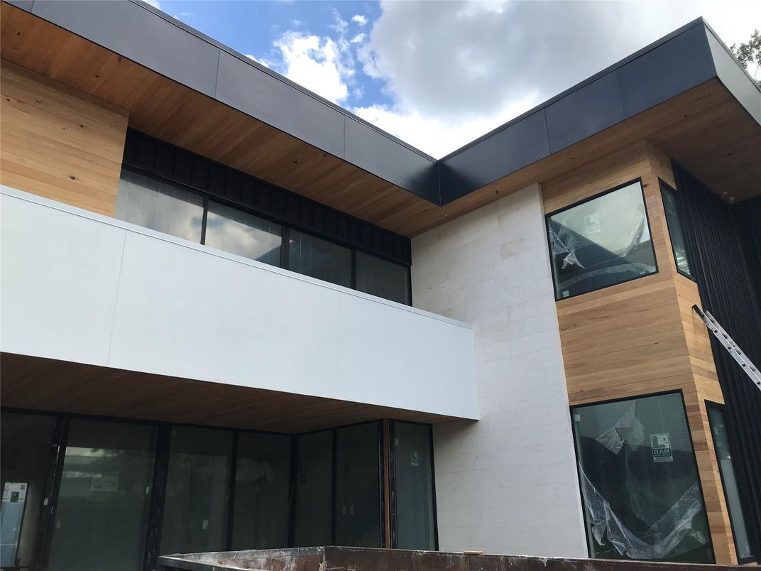 Exterior, Facade, None