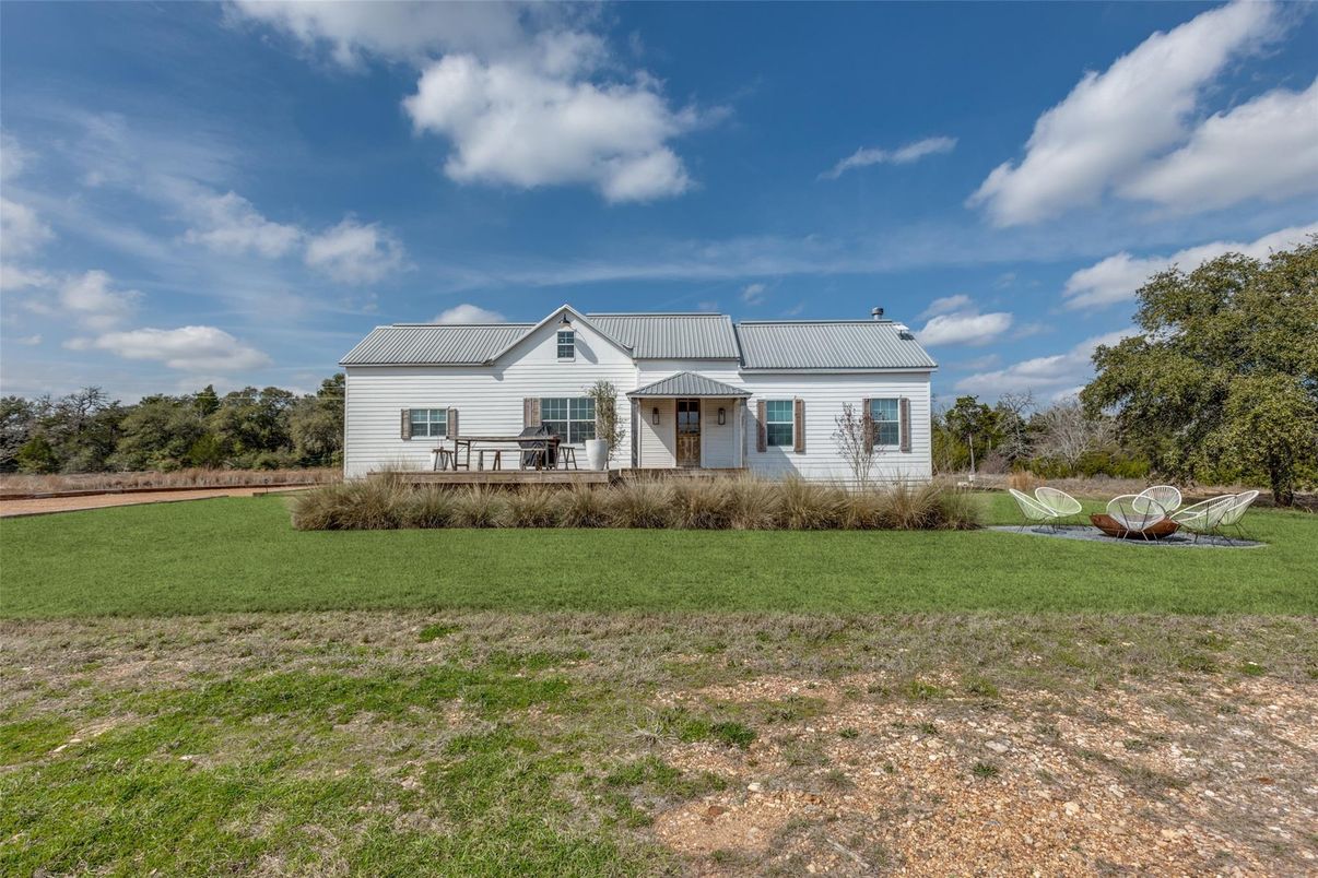 Backyard, Exterior, Facade, Farmhouse