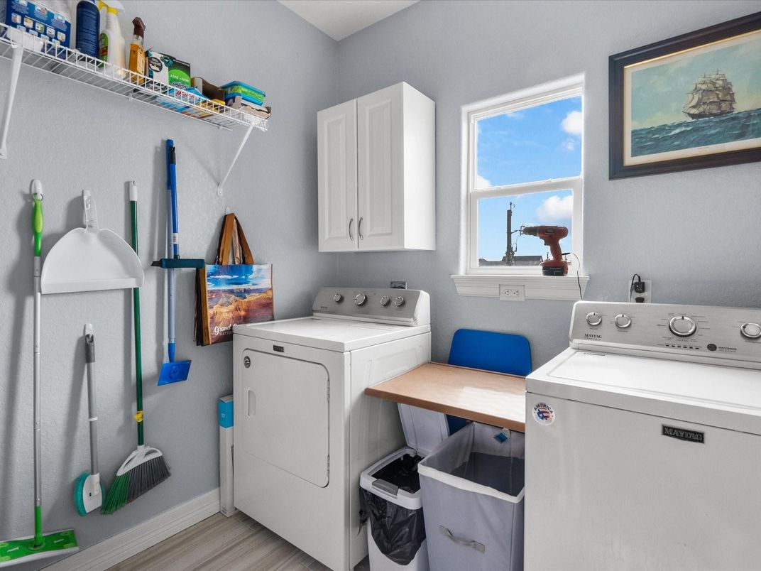 Interior, Utility Closets, Washer, Wood Texture Flooring