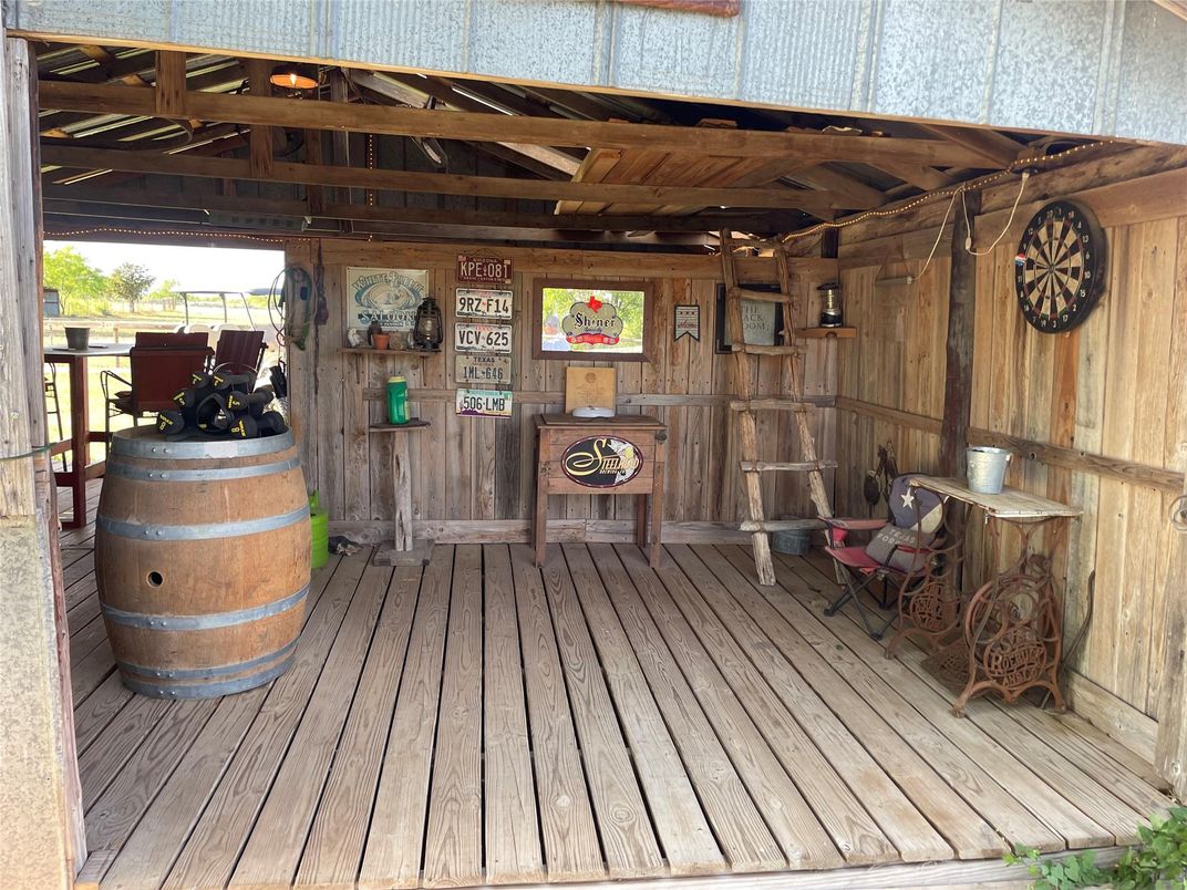 Exterior, Wooden Walls