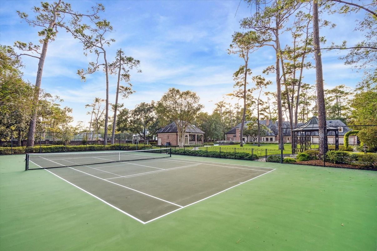 Exterior, Tennis Courts