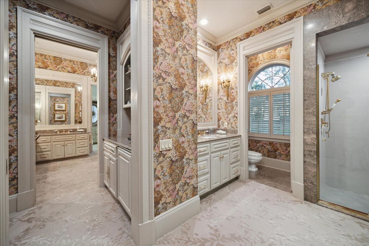 Bathroom, Interior, Recessed Lighting