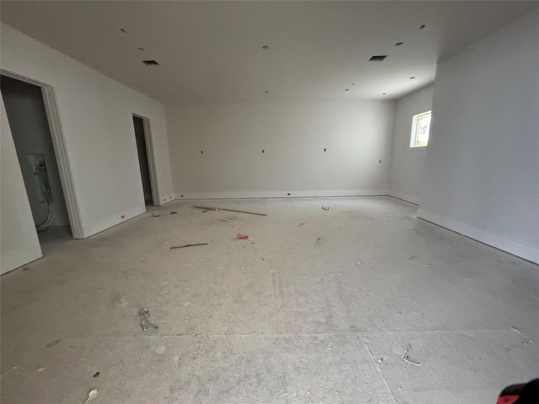 Empty room, Interior, Recessed Lighting