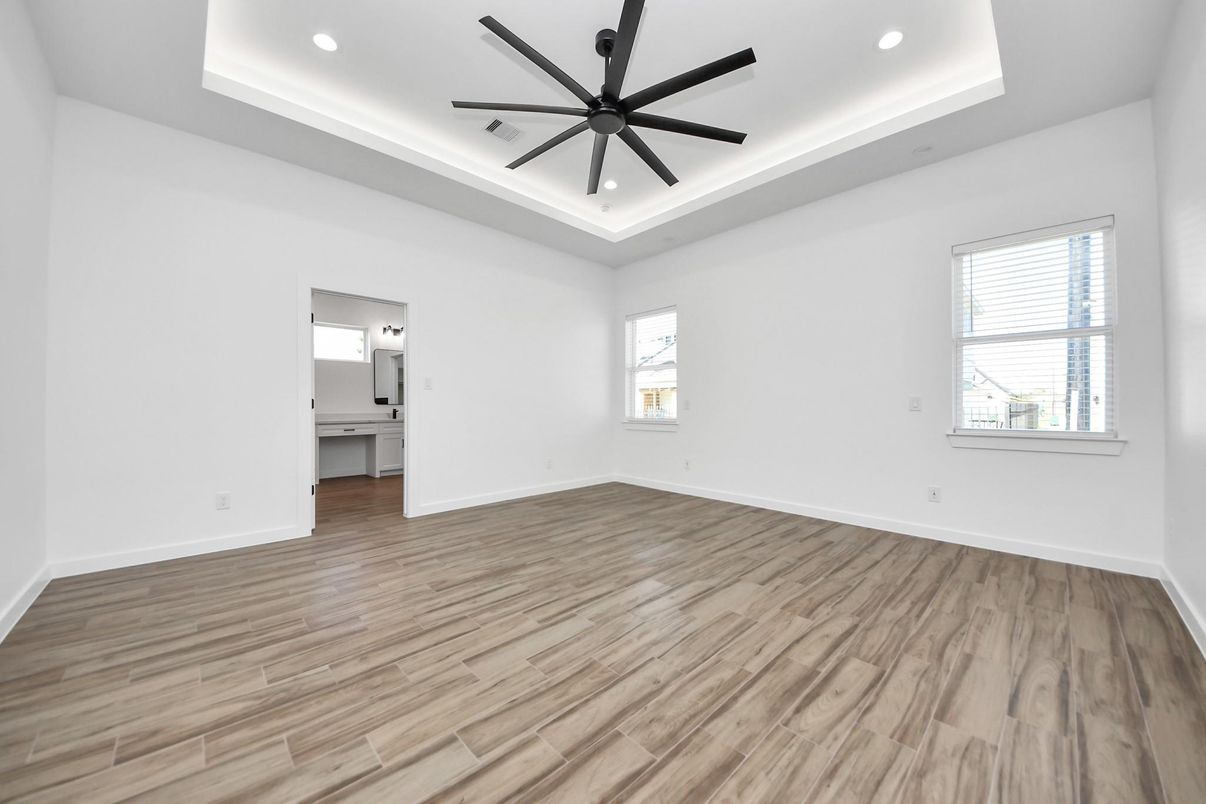 Empty room, Interior, Recessed Lighting, Wood Texture Flooring