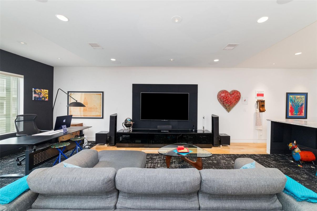 Interior, Living room, Recessed Lighting, Wood Texture Flooring