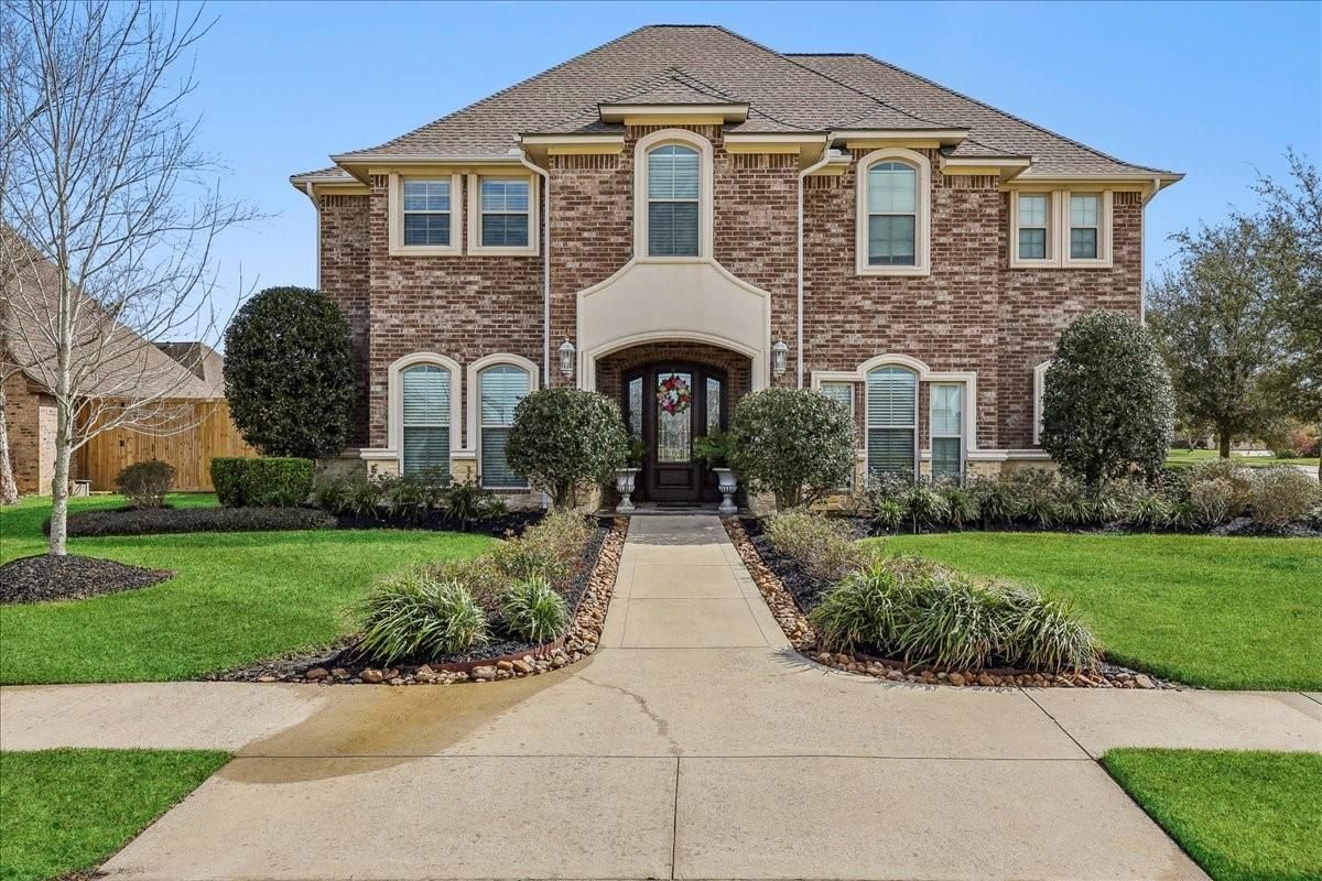 Exterior, Facade, Brick Facade, French Provincial