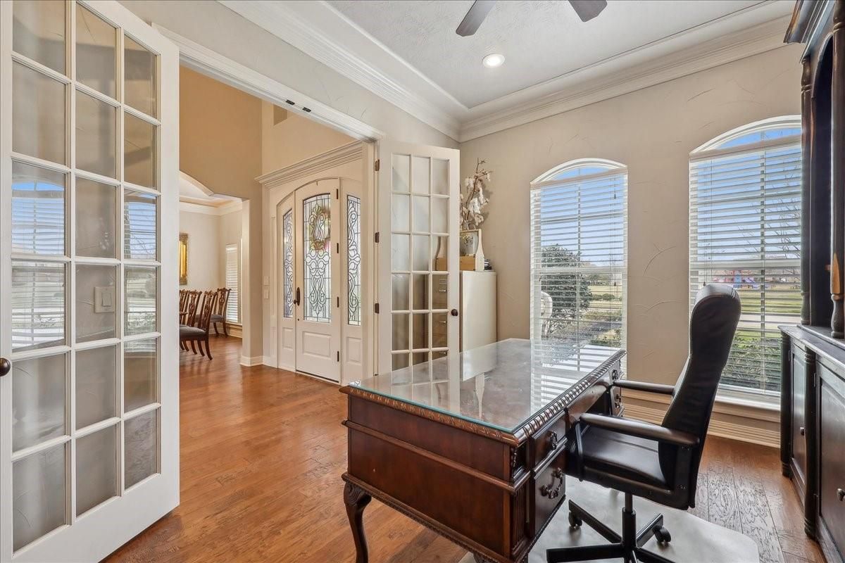 Home Office, Interior, Recessed Lighting, Wood Texture Flooring