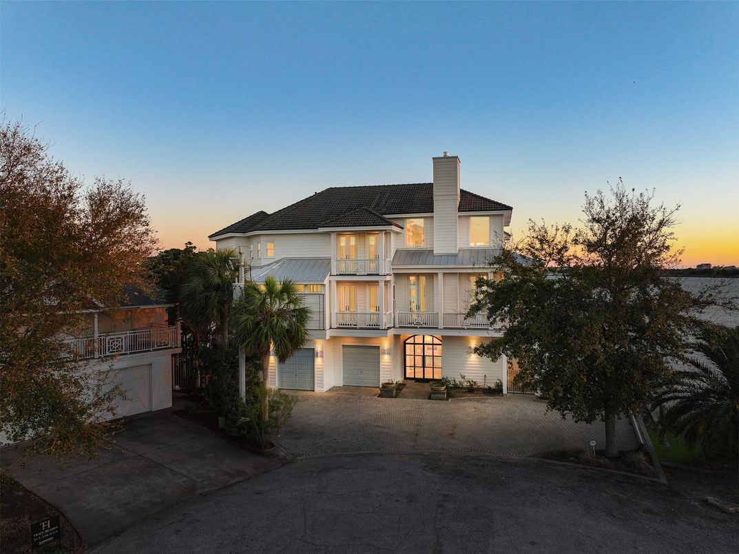 Attached, Backyard, Exterior, Facade, French Provincial
