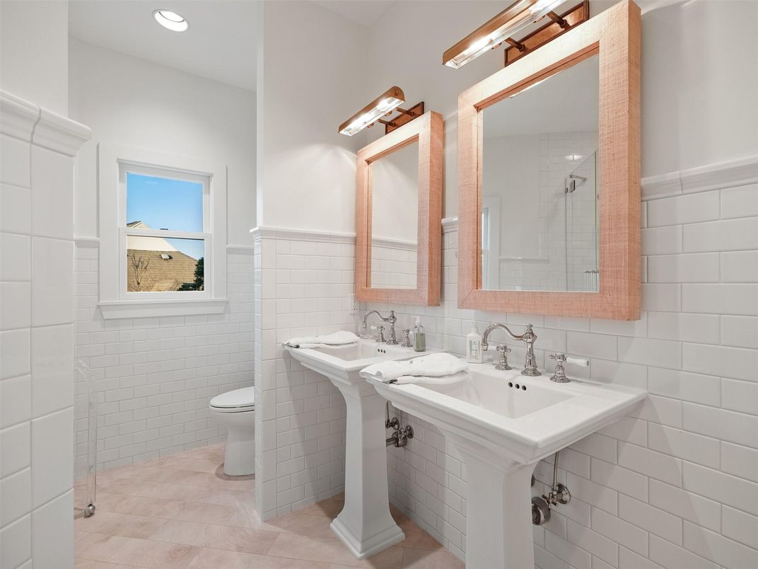 Bathroom, Dual Sink Vanities, Interior, Recessed Lighting