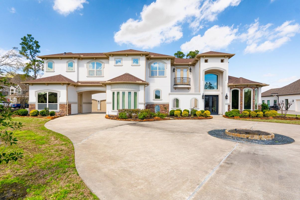 Backyard, Exterior, Facade, Mediterranean