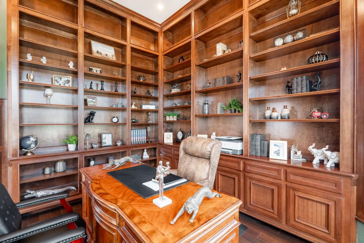 Home Office, Interior, Recessed Lighting, Wood Texture Flooring