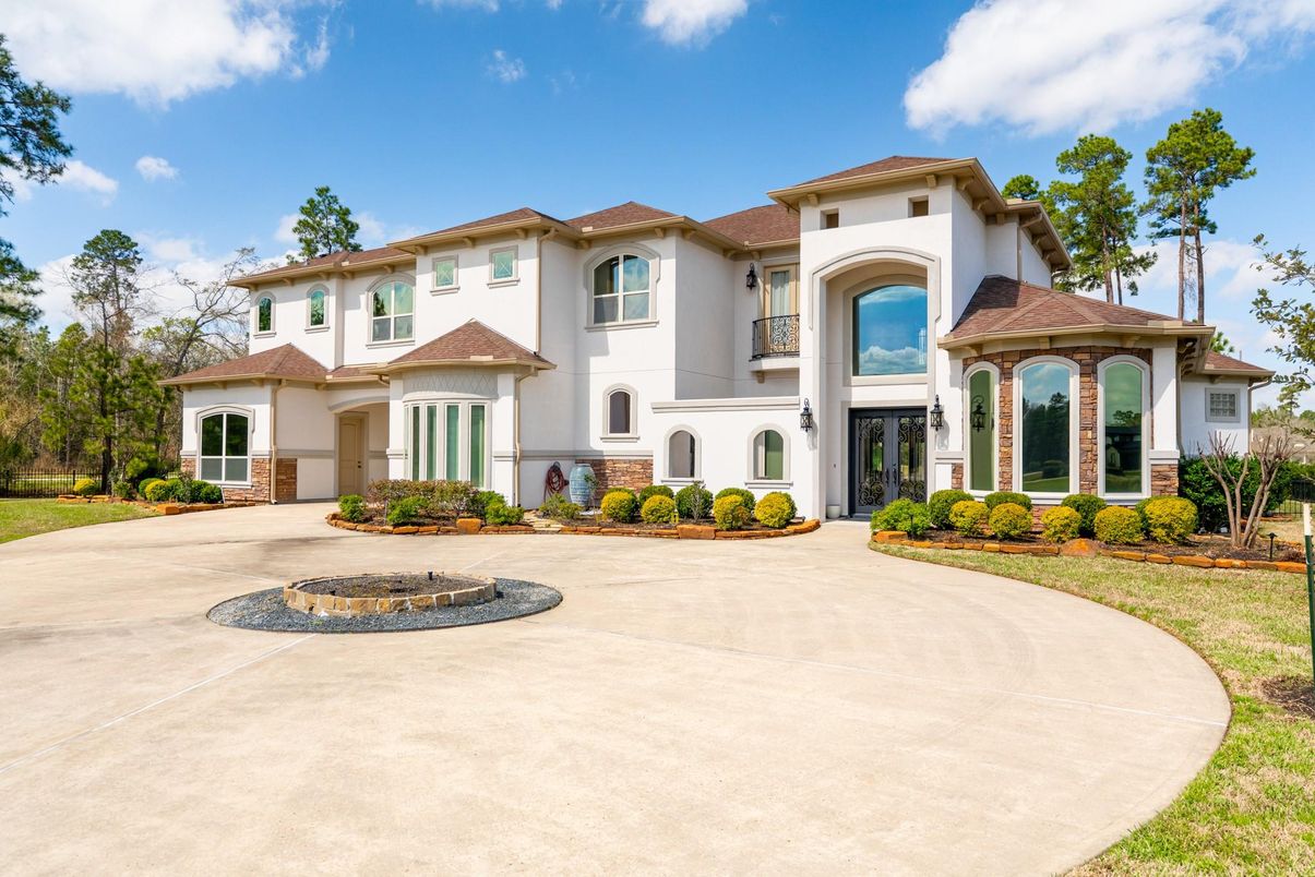 Backyard, Exterior, Facade, Mediterranean