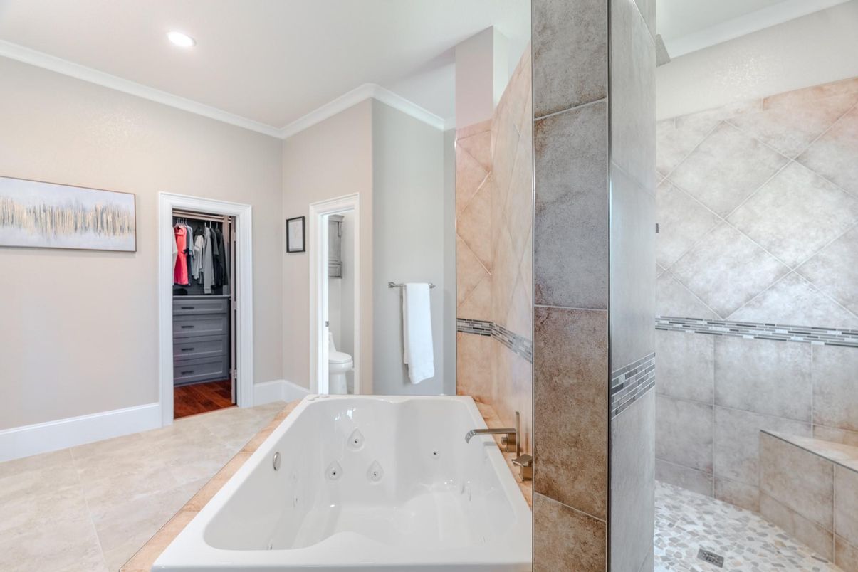Bathroom, Interior, Recessed Lighting