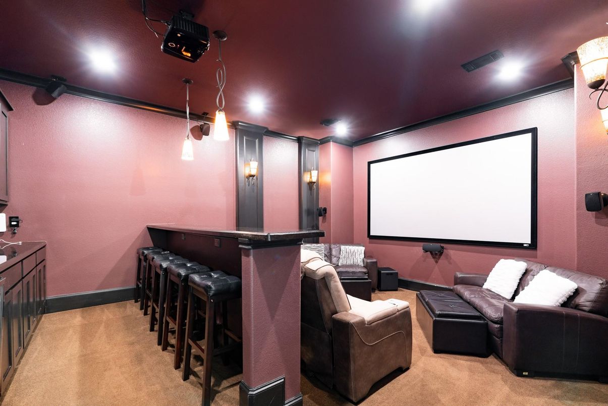 Interior, Pendant Lights, Projection Screen, Recessed Lighting, Theatre Room