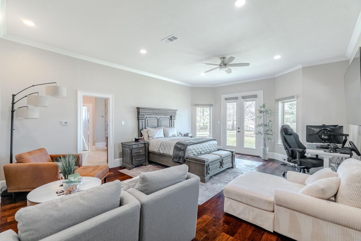 Bedroom, Home Office, Interior, Recessed Lighting, Wood Texture Flooring