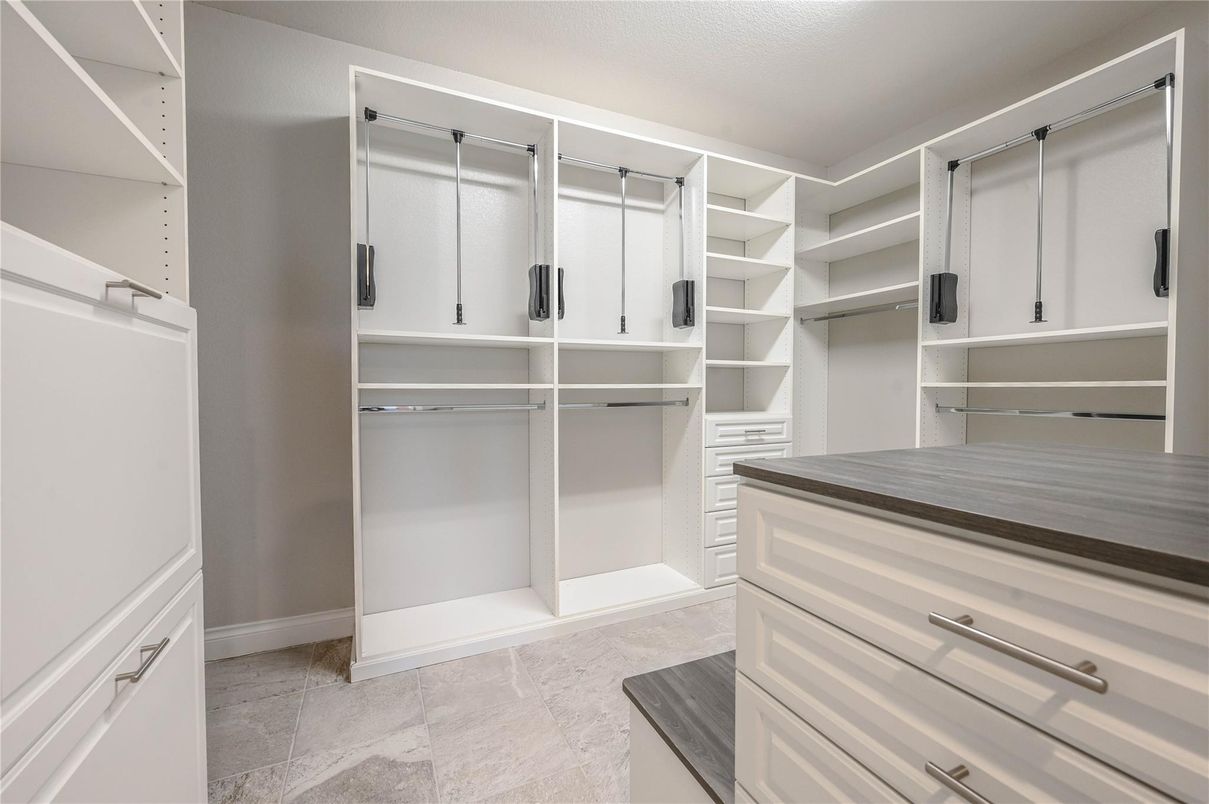 Interior, Walk-in Closets