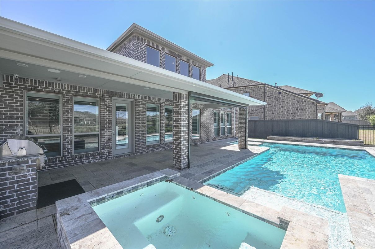 Exterior, Pool