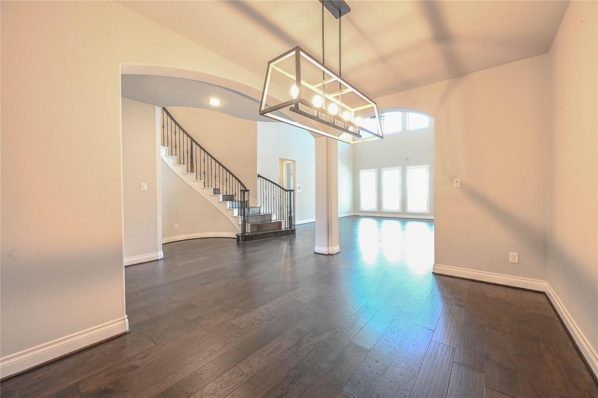 Interior, Pendant Lights, Recessed Lighting, Wood Texture Flooring