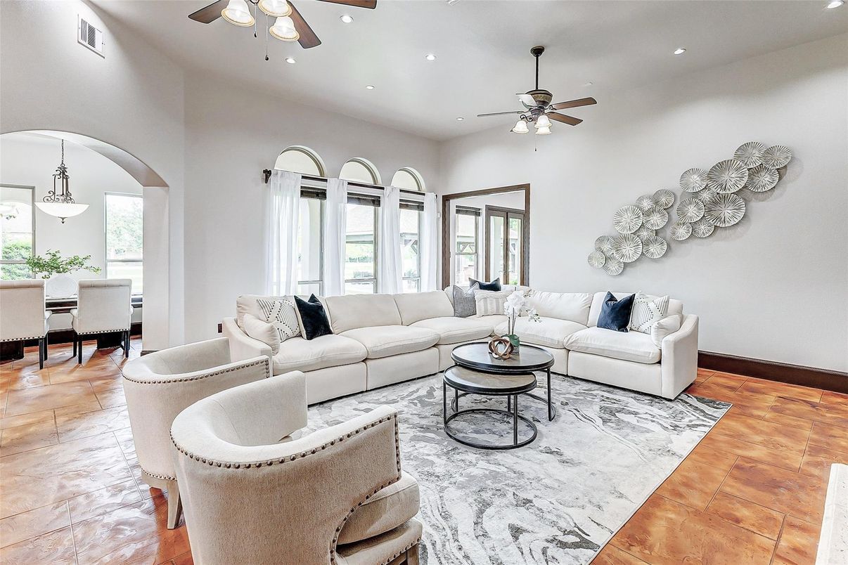 Dining room, Interior, Living room, Pendant Lights, Recessed Lighting, Wood Texture Flooring