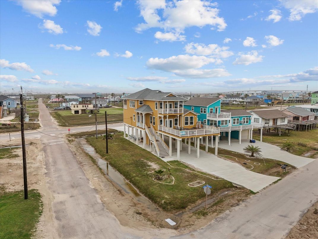 Exterior, Drone