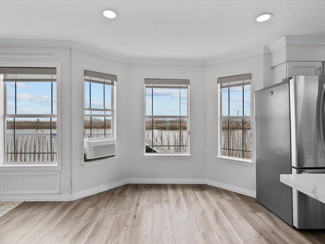 Interior, Recessed Lighting, Water, Wood Texture Flooring