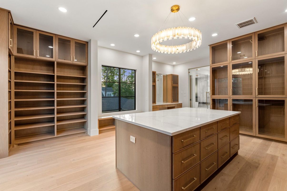 Interior, Pendant Lights, Recessed Lighting, Wood Texture Flooring