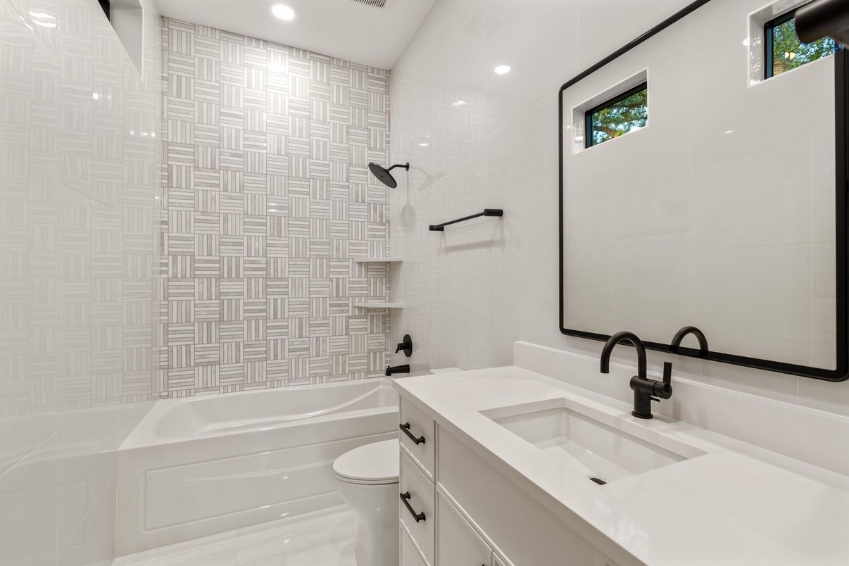 Bathroom, Interior, Recessed Lighting