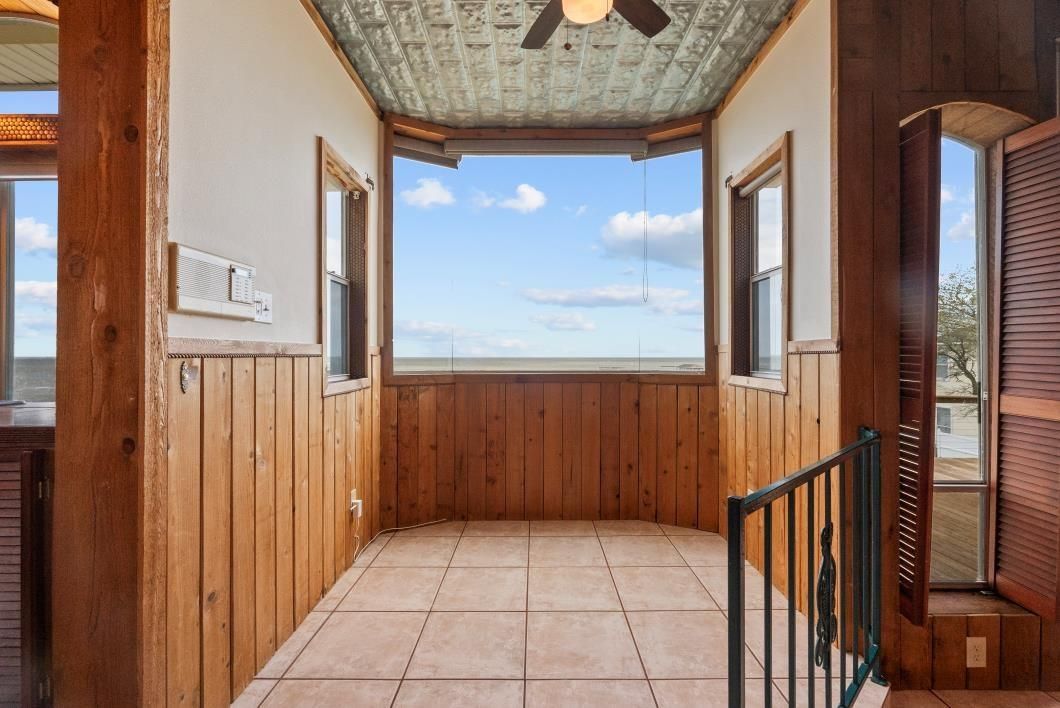 Interior, Wooden Walls