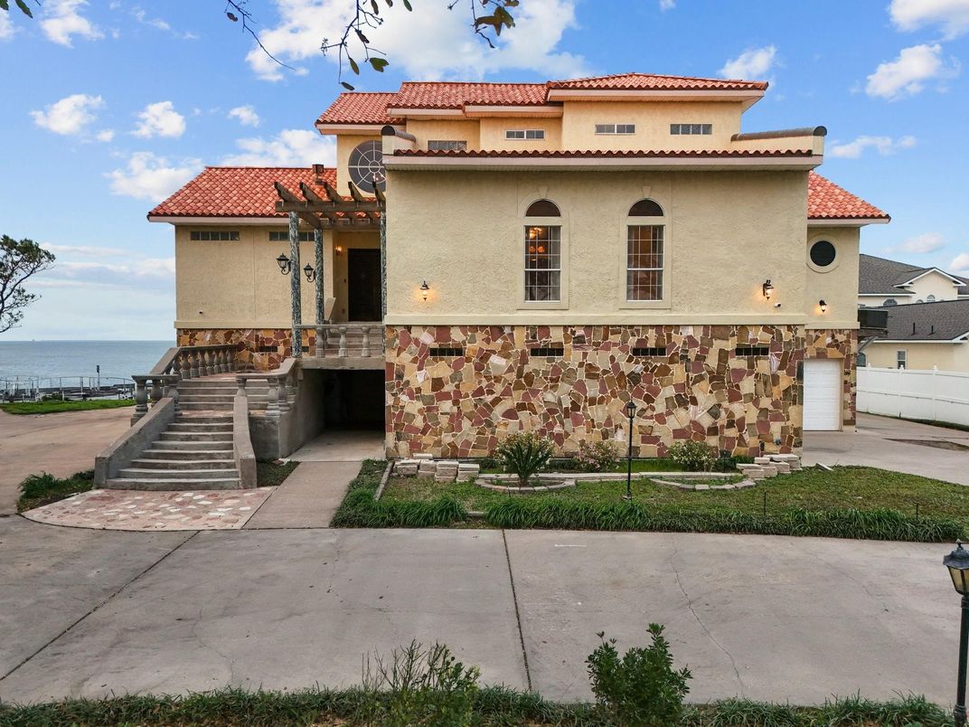 Exterior, Facade, Water, Mediterranean