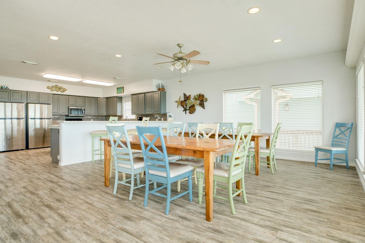 Dining room, Interior, Kitchen, Recessed Lighting, Stainless Steel Appliances, Wood Texture Flooring