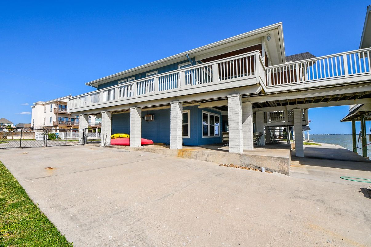 Exterior, Water