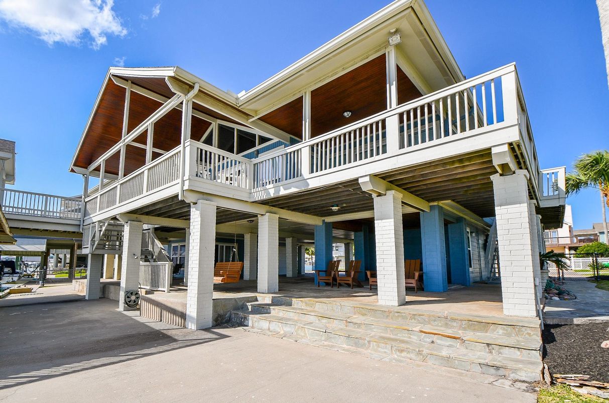 Exterior, Facade, American Craftsman