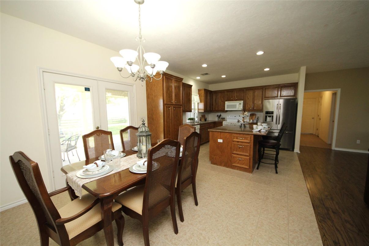 Chandelier, Dining room, Interior, Kitchen, Recessed Lighting