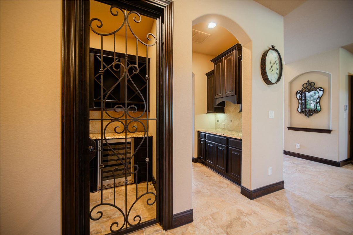 Interior, Recessed Lighting, Wine Storage