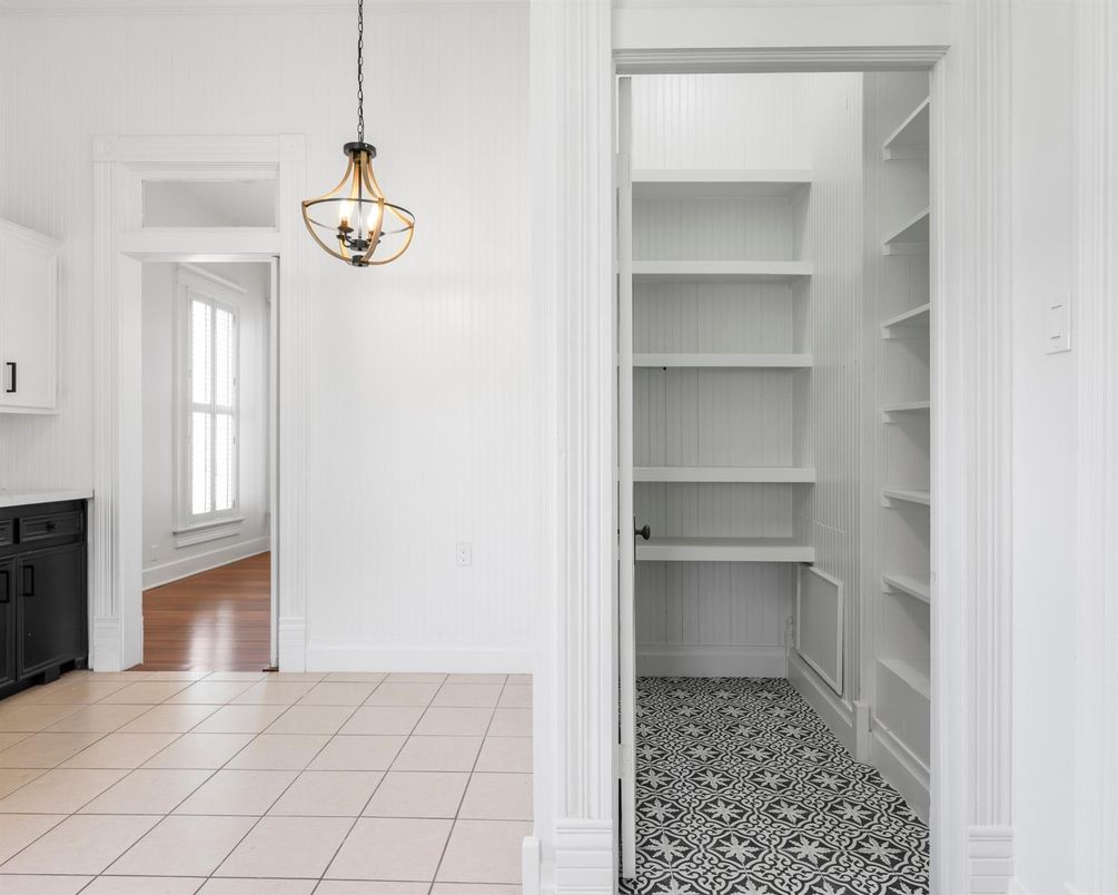 Interior, Pendant Lights, Wood Texture Flooring