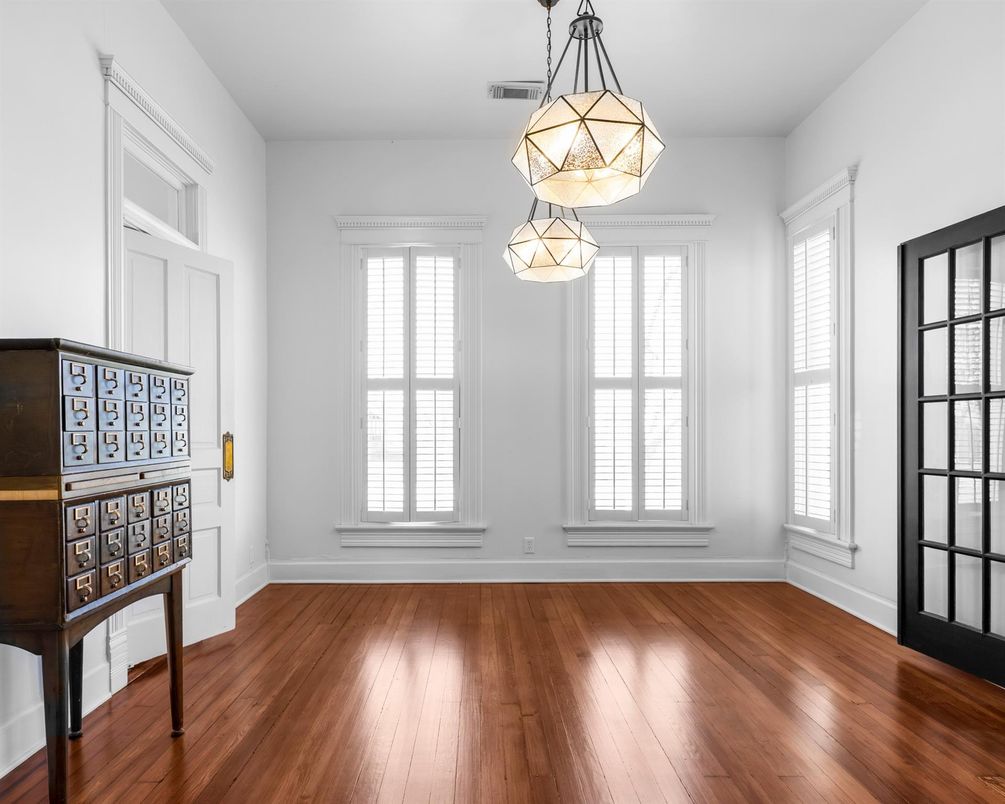 Empty room, Interior, Pendant Lights, Wood Texture Flooring
